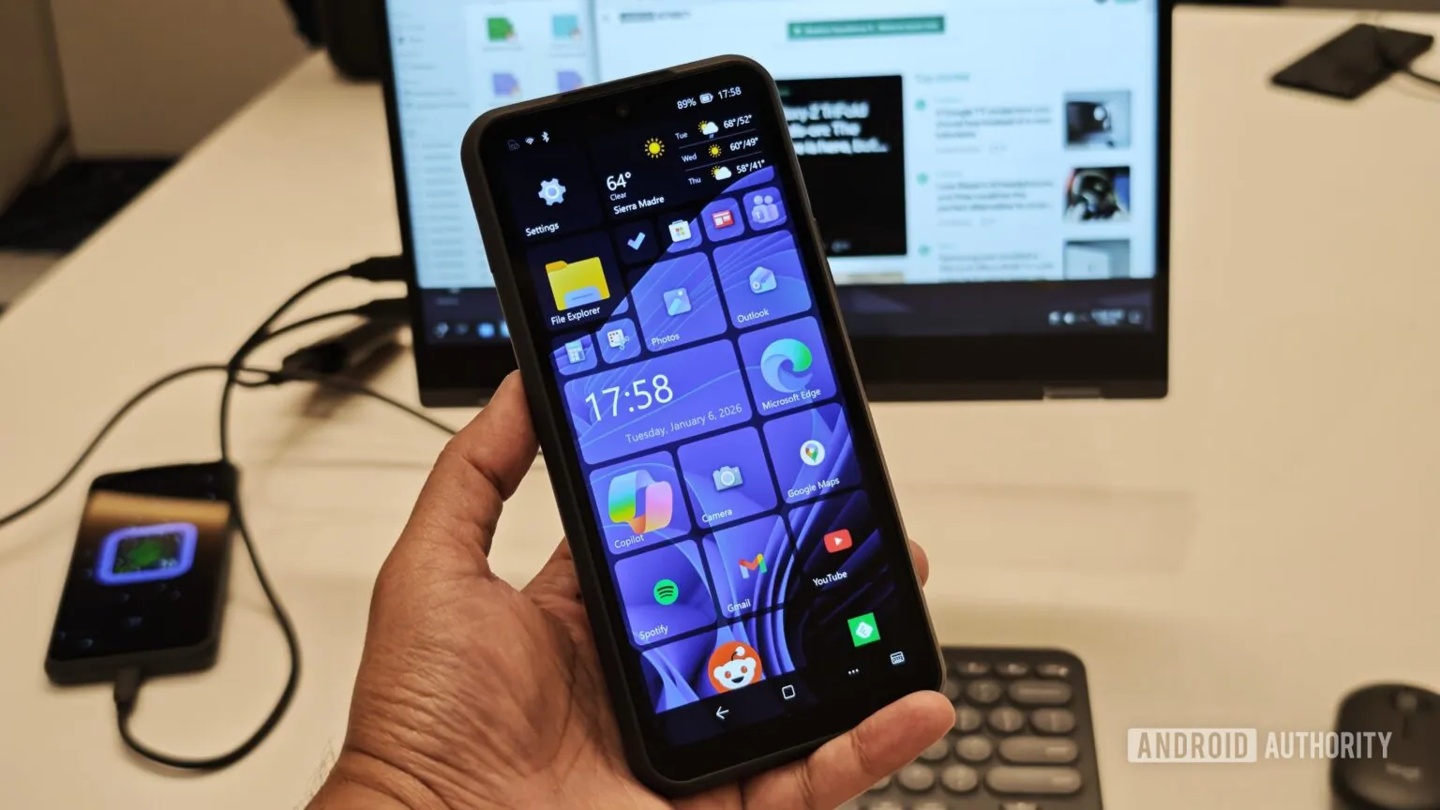 晚点铺路也不迟:自带 Win11 / 安卓 / Debian Linux 的 NexPhone 三系统手机延至明年第一季度末发售