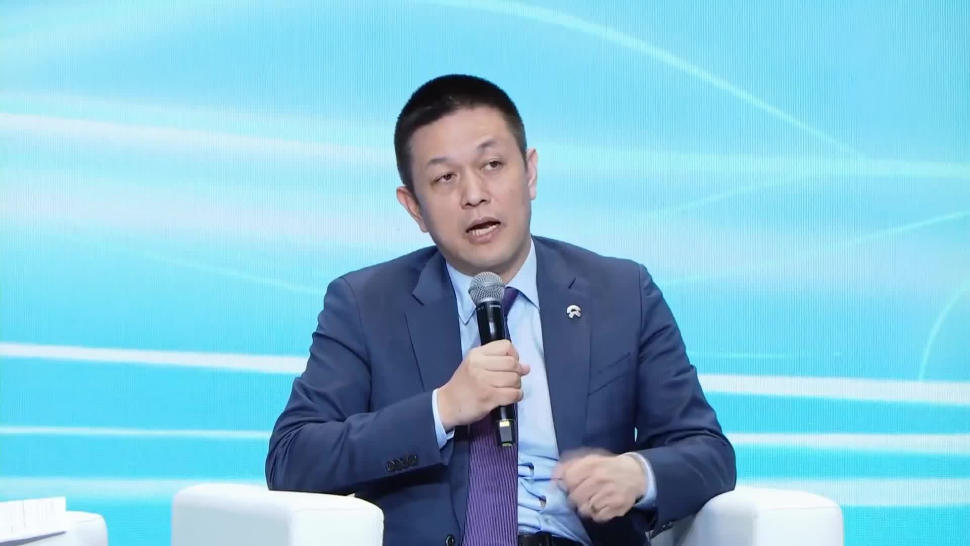 李斌:基于世界模型架构 + 闭环强化学习的蔚来智能辅助驾驶系统,已部署超 95 万辆智能电动汽车