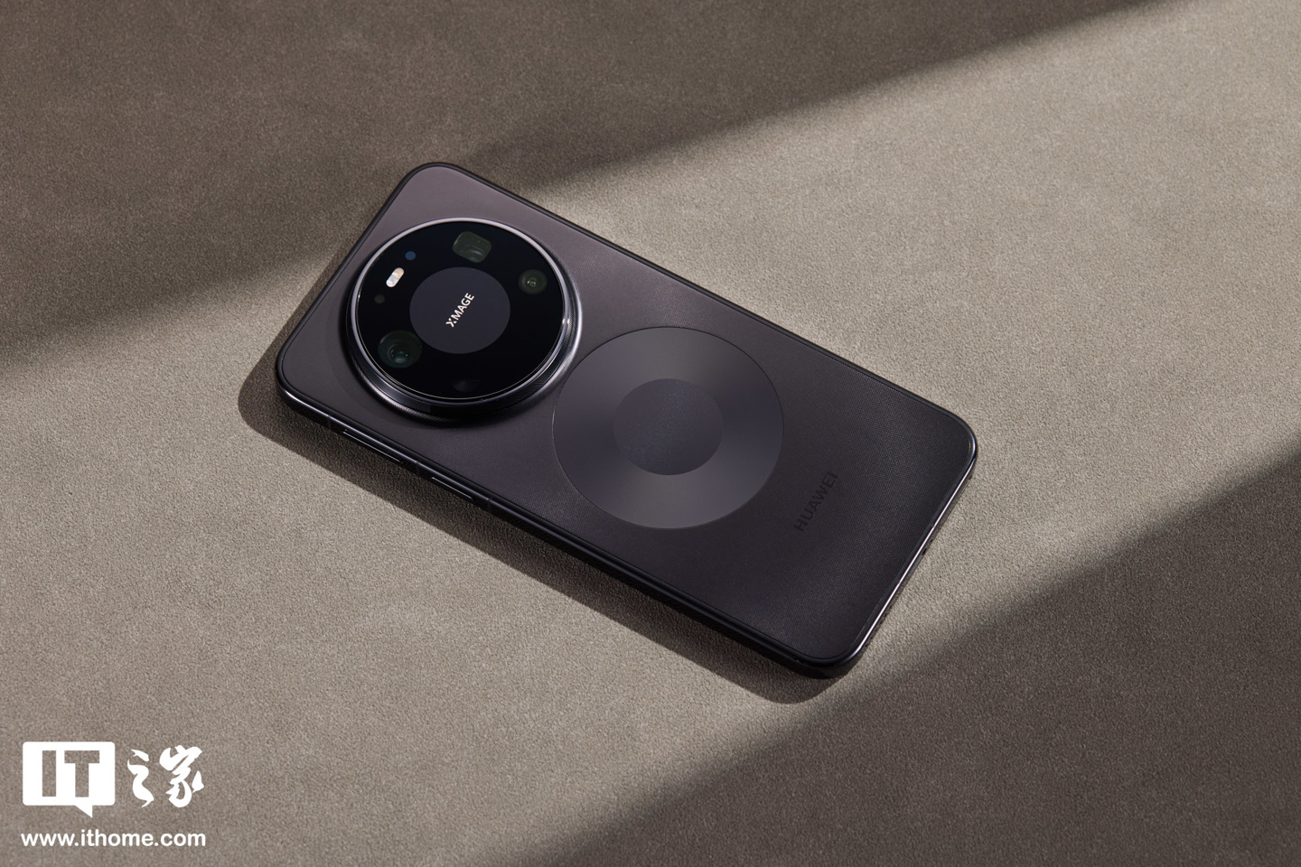 华为 Mate 80 系列手机获 HarmonyOS 7.0.0.107SP8 升级,优化相机、控制中心等使用体验