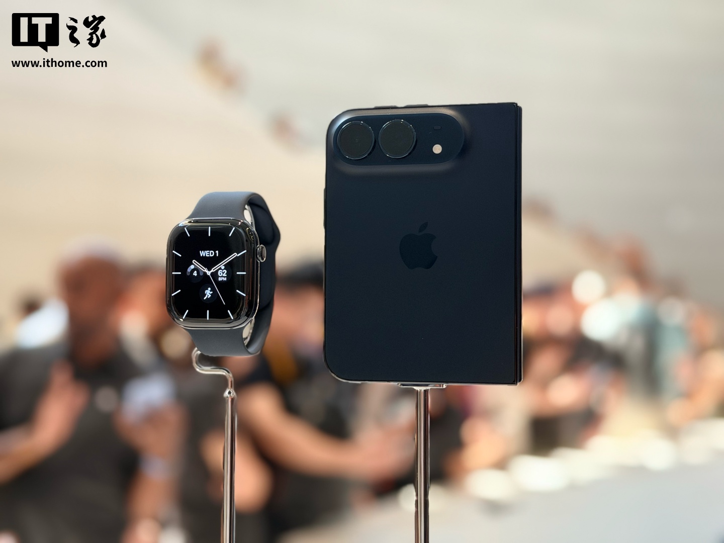 消息称苹果 iPhone Duo 暂不支持微信平板模式,无法实现双设备登录同一账号