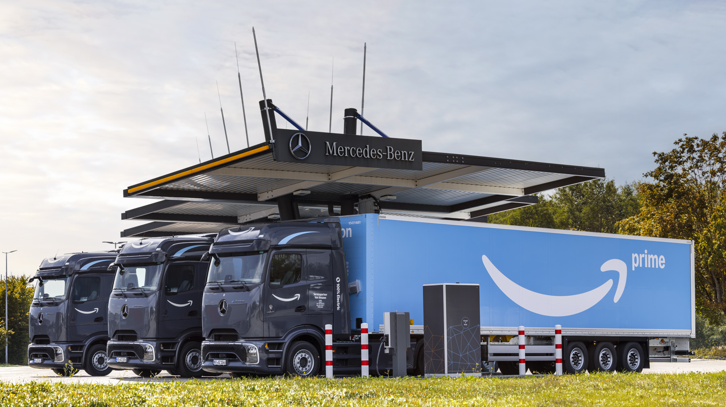 亚马逊收货 27 辆梅奔 eActros 600 纯电动卡车,总订单规模超 200 辆