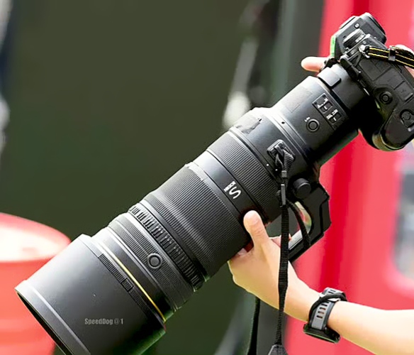 尼康 Z 120-300mm F2.8 镜头谍照曝光:内置 1.4 倍增距镜,最快 10 月底发布